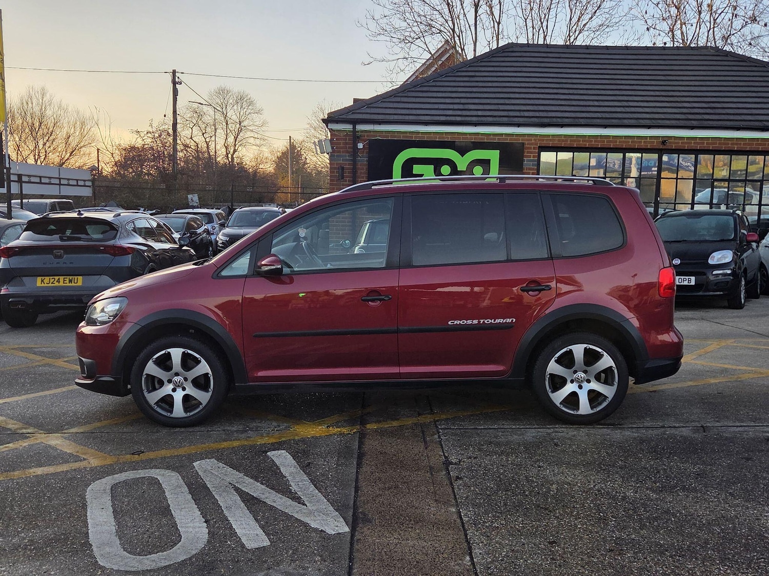 Used Volkswagen Touran for sale - 77688795: Photo 5