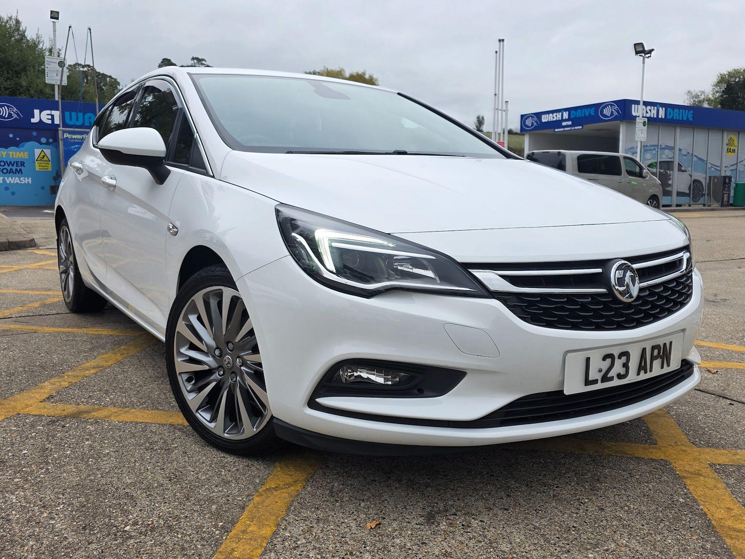 Used Vauxhall Astra for sale - 77688799: Photo 1