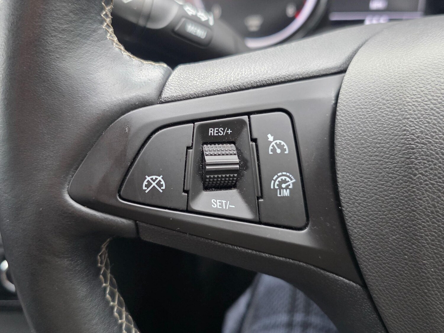 Used Vauxhall Astra for sale - 77688799: Photo 33