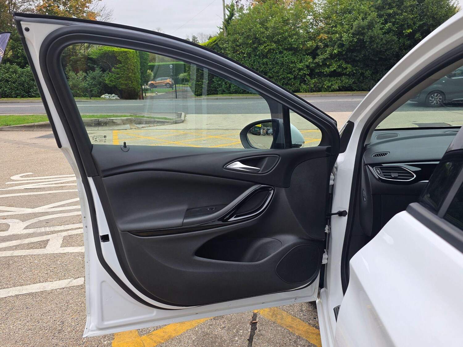 Used Vauxhall Astra for sale - 77688799: Photo 38