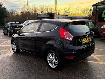 Used Ford Fiesta 2015 for sale - 77688820: Photo