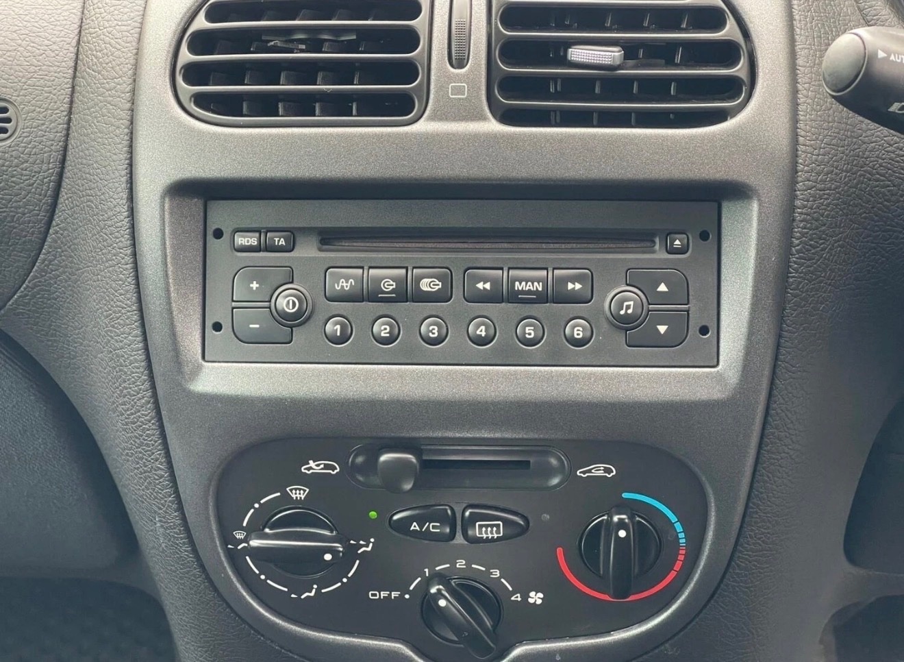 Used Peugeot 206 2004 for sale - 77494925: Photo 15