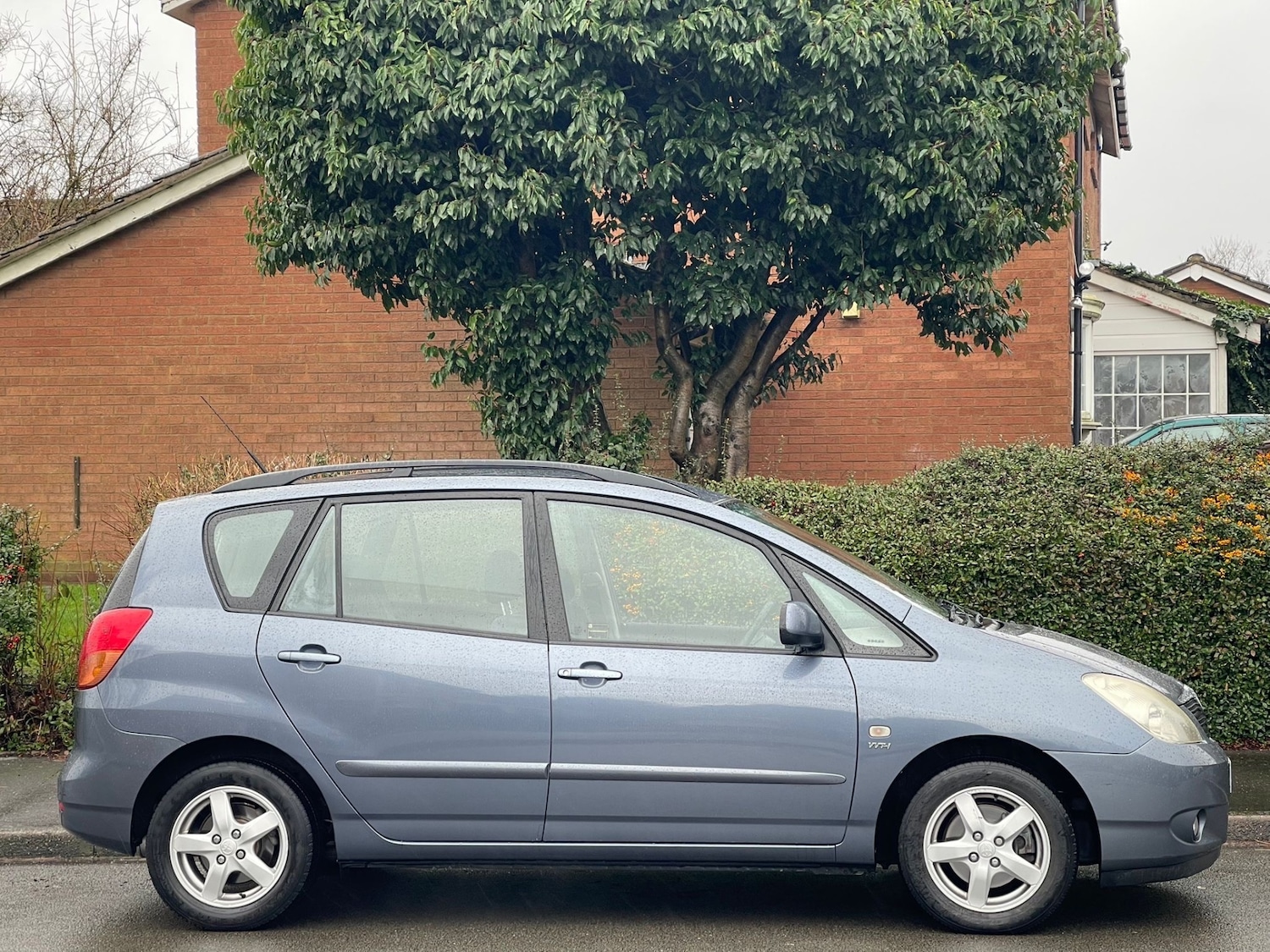 Used Toyota Corolla Verso 2003 for sale - 77370877: Photo 12