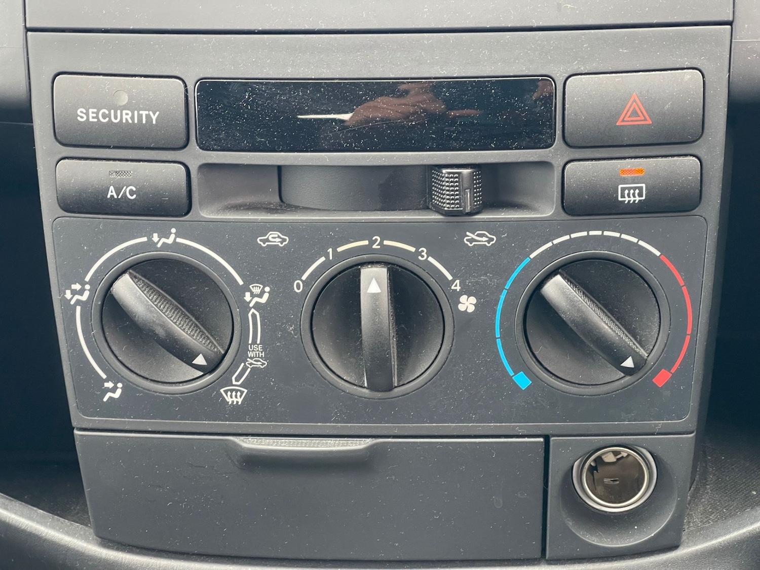 Used Toyota Corolla Verso 2003 for sale - 77370877: Photo 14