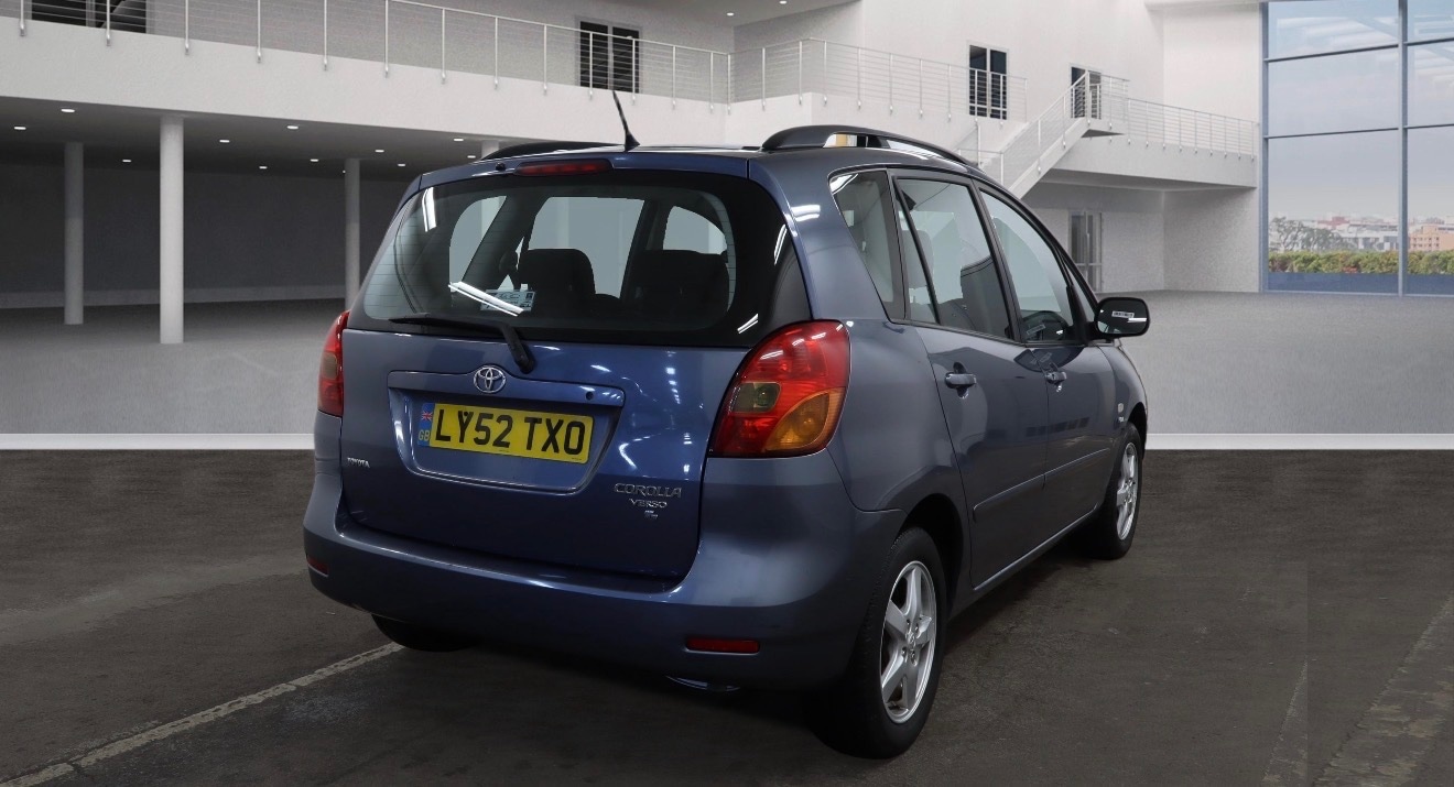 Used Toyota Corolla Verso 2003 for sale - 77370877: Photo 4