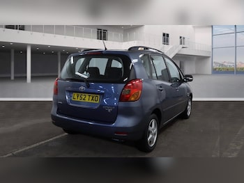 Used Toyota Corolla Verso 2003 for sale - 77370877: Photo