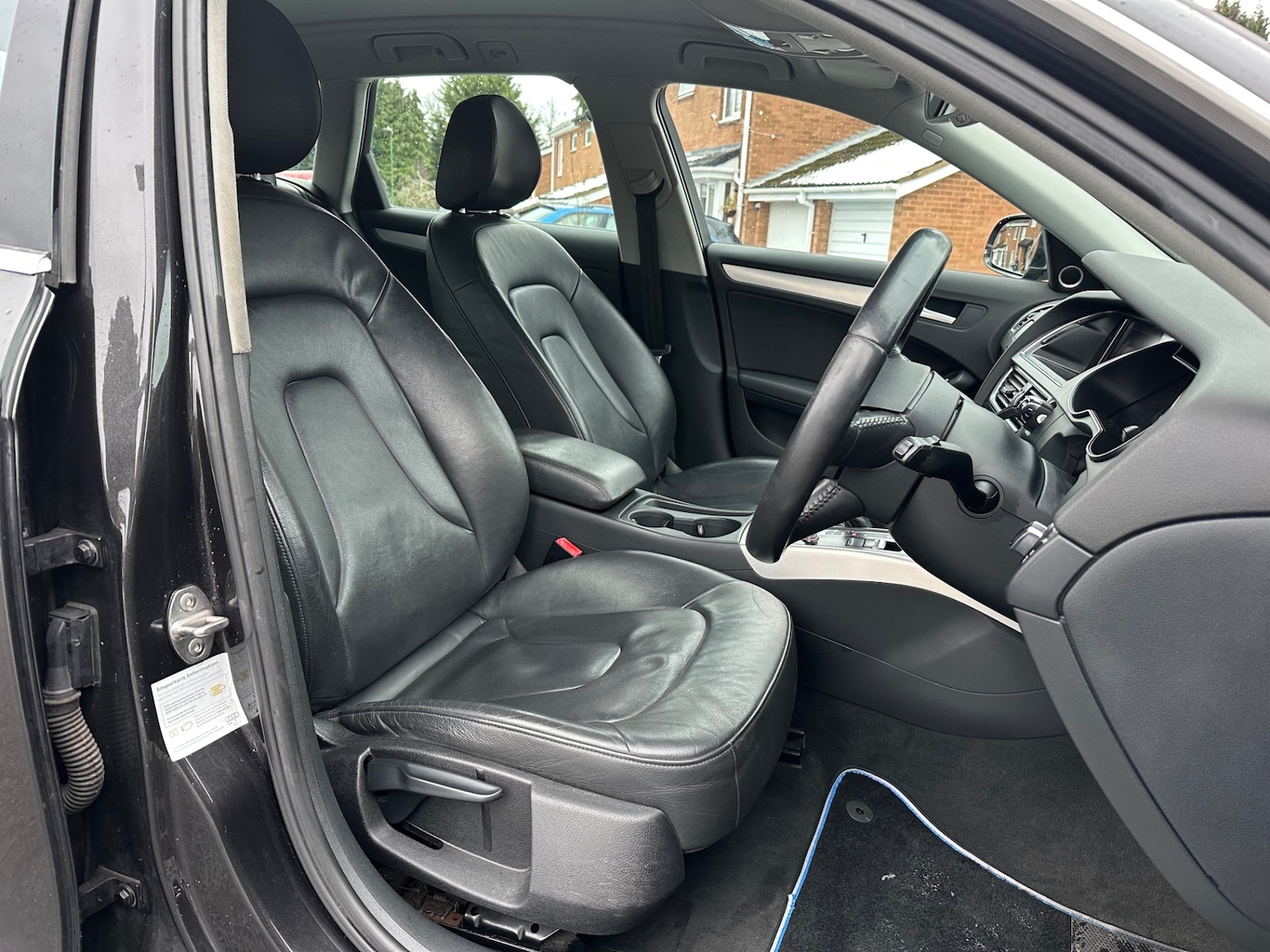 Used Audi A4 2013 for sale - 77165805: Photo 2