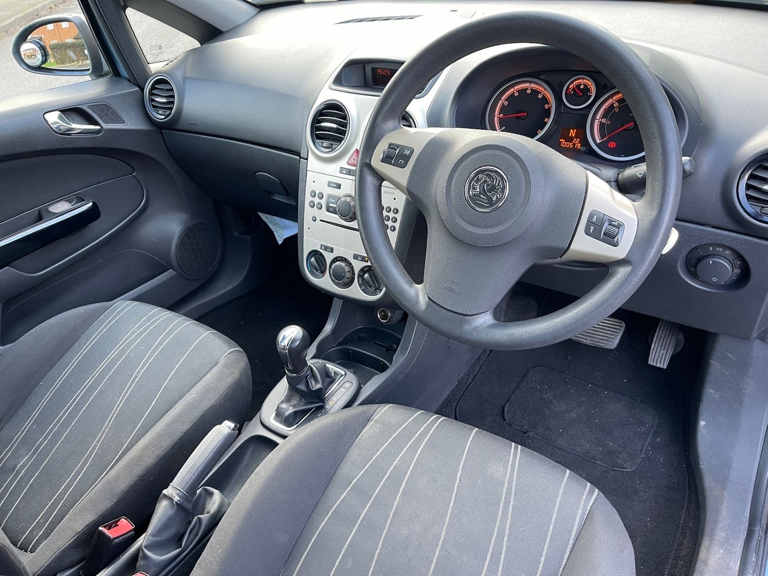 Used Vauxhall Corsa 2007 for sale - 77314307: Photo 3