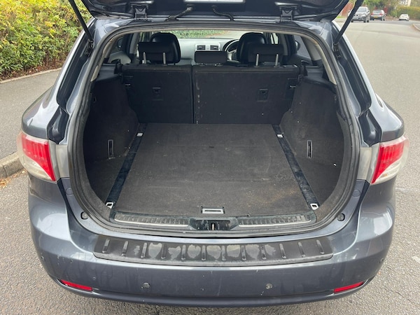 Used Toyota Avensis 2010 for sale - 76225466: Photo 11