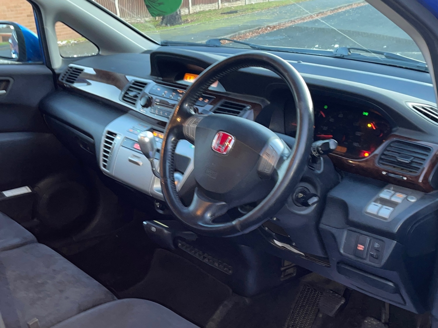 Used Honda FR-V 2005 for sale - 76533642: Photo 2