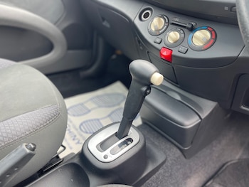 Used Nissan Micra C+C 2006 for sale - 76107617: Photo