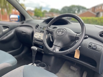 Used Toyota Yaris 2003 for sale - 75590409: Photo