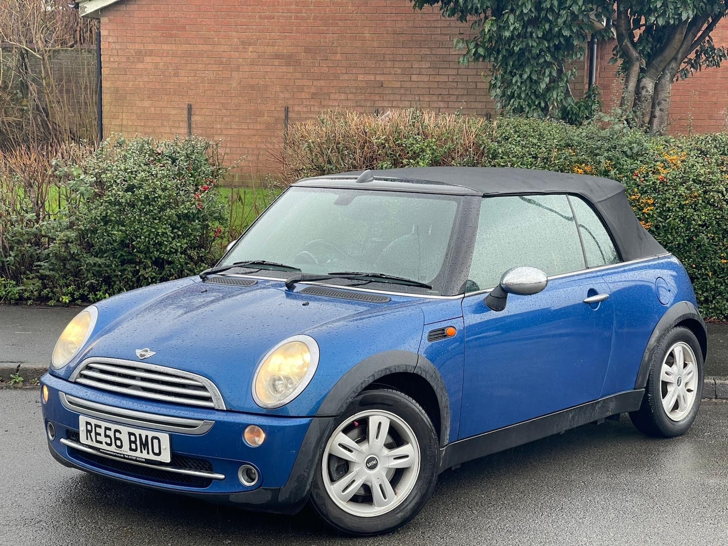 Used MINI Convertible 2006 for sale - 77478200: Photo 2