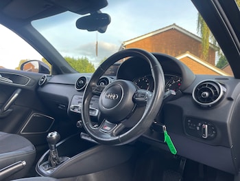 Used Audi A1 2011 for sale - 75976166: Photo