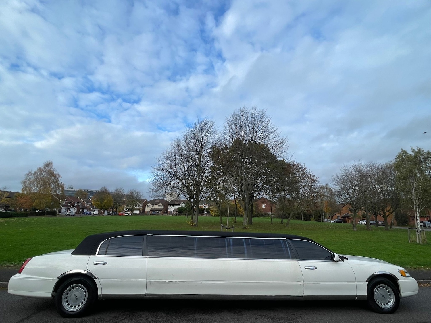 Used Lincoln Town Car 2004 for sale - 76455034: Photo 12