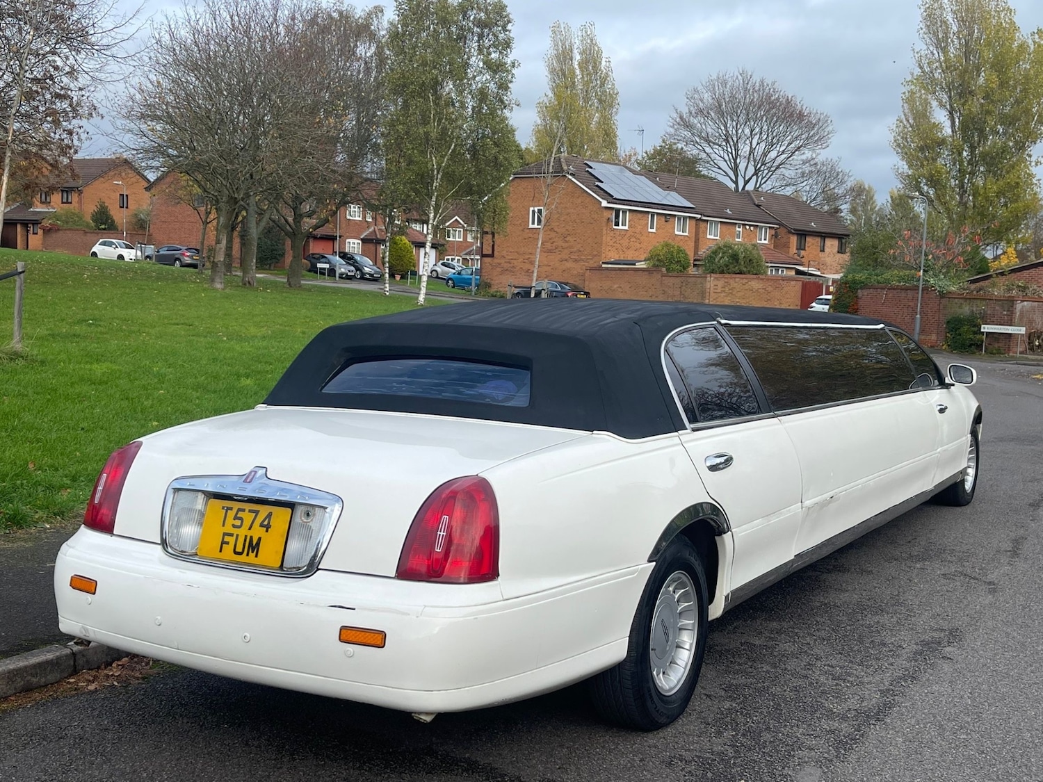 Used Lincoln Town Car 2004 for sale - 76455034: Photo 7