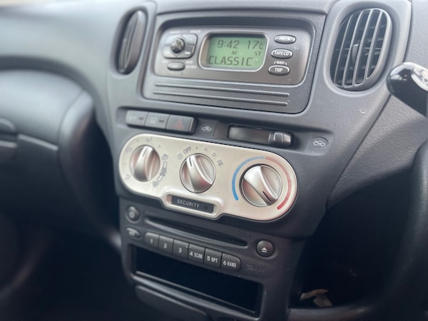 Used Toyota Yaris Verso 2003 for sale - 76058531: Photo 15