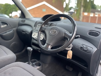 Used Toyota Yaris Verso 2003 for sale - 76058531: Photo