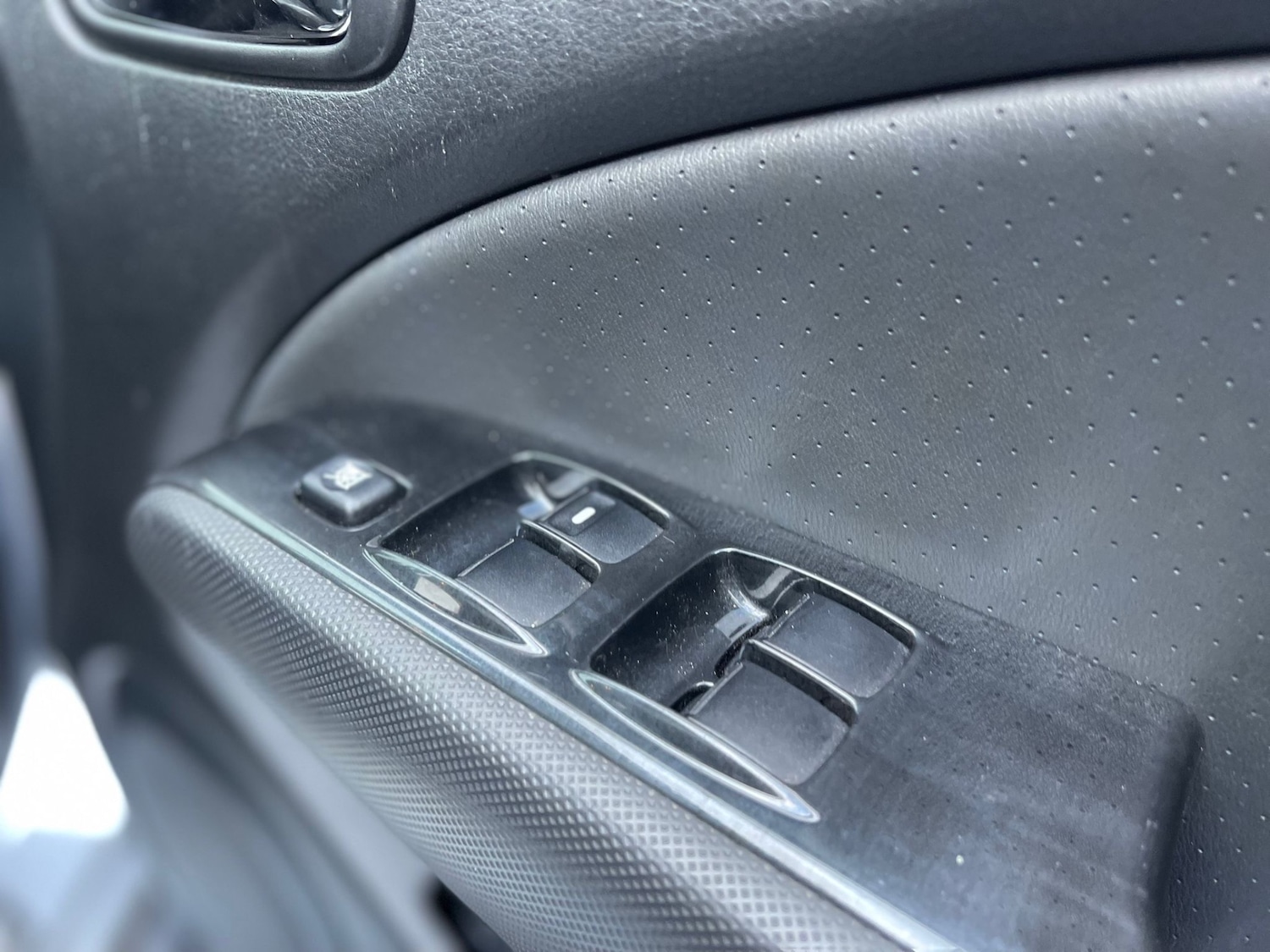 Used Mitsubishi Outlander 2004 for sale - 76440013: Photo 17