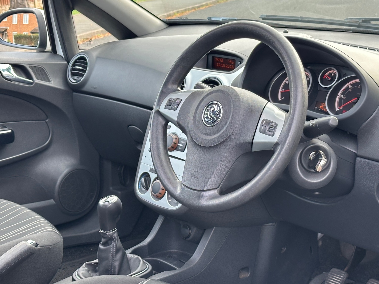 Used Vauxhall Corsa 2009 for sale - 76358418: Photo 2