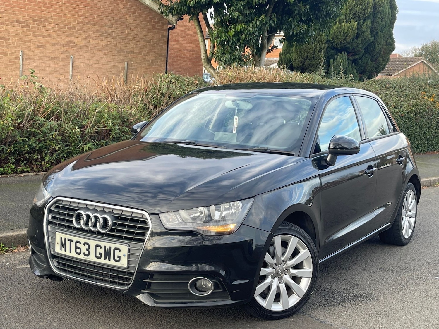 Used Audi A1 2013 for sale - 76953787: Photo 2