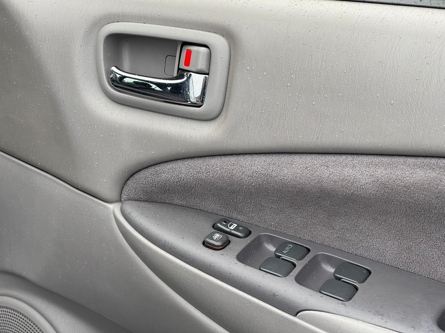 Used Toyota Prius 2001 for sale - 77558763: Photo 17