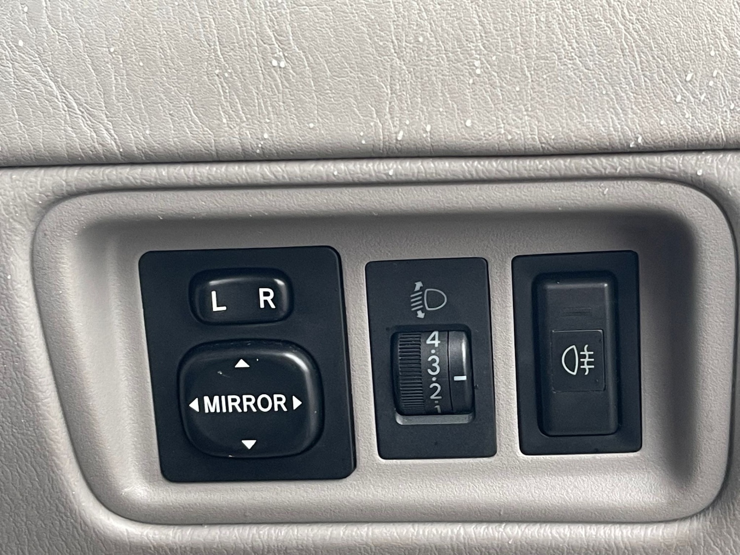 Used Toyota Prius 2001 for sale - 77558763: Photo 18