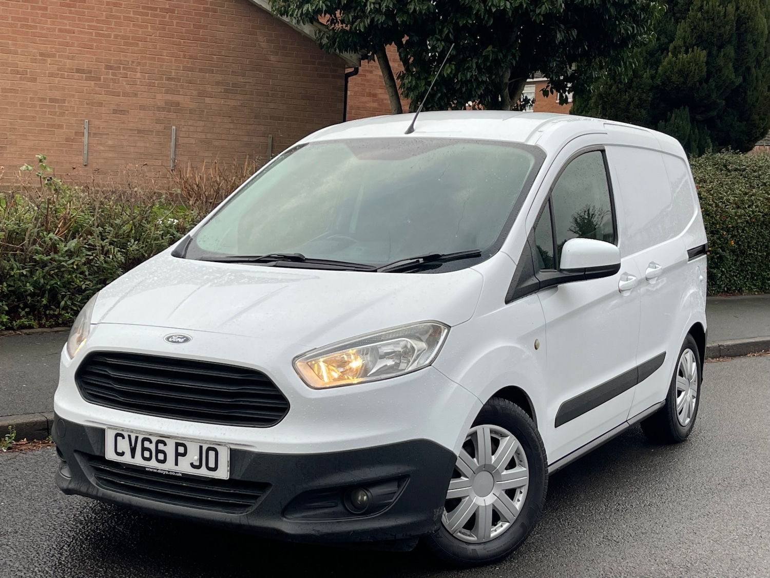 Used Ford Transit Courier 2016 for sale - 77136634: Photo 2