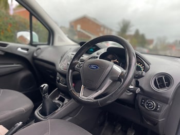 Used Ford Transit Courier 2016 for sale - 77136634: Photo