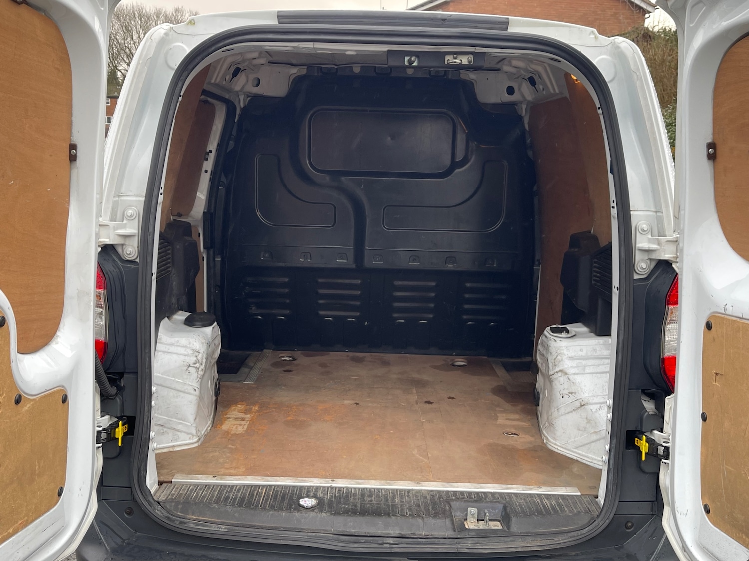 Used Ford Transit Courier 2016 for sale - 77136634: Photo 9