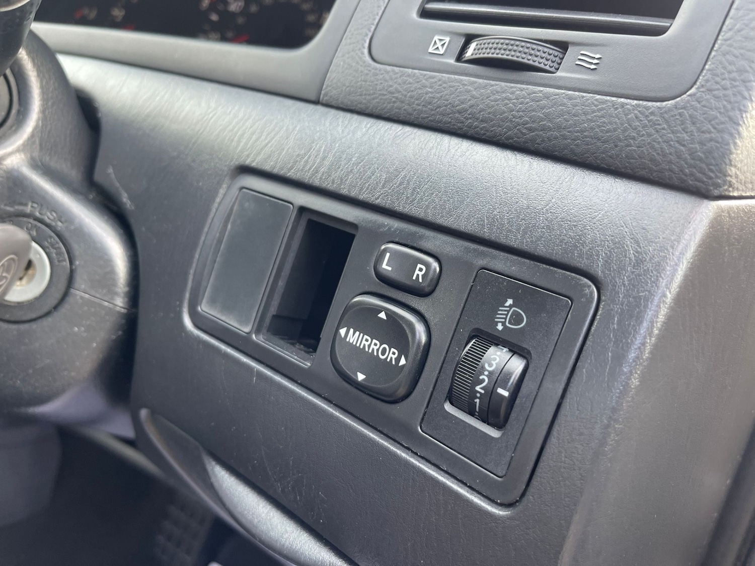 Used Toyota Corolla Verso 2003 for sale - 76397167: Photo 18