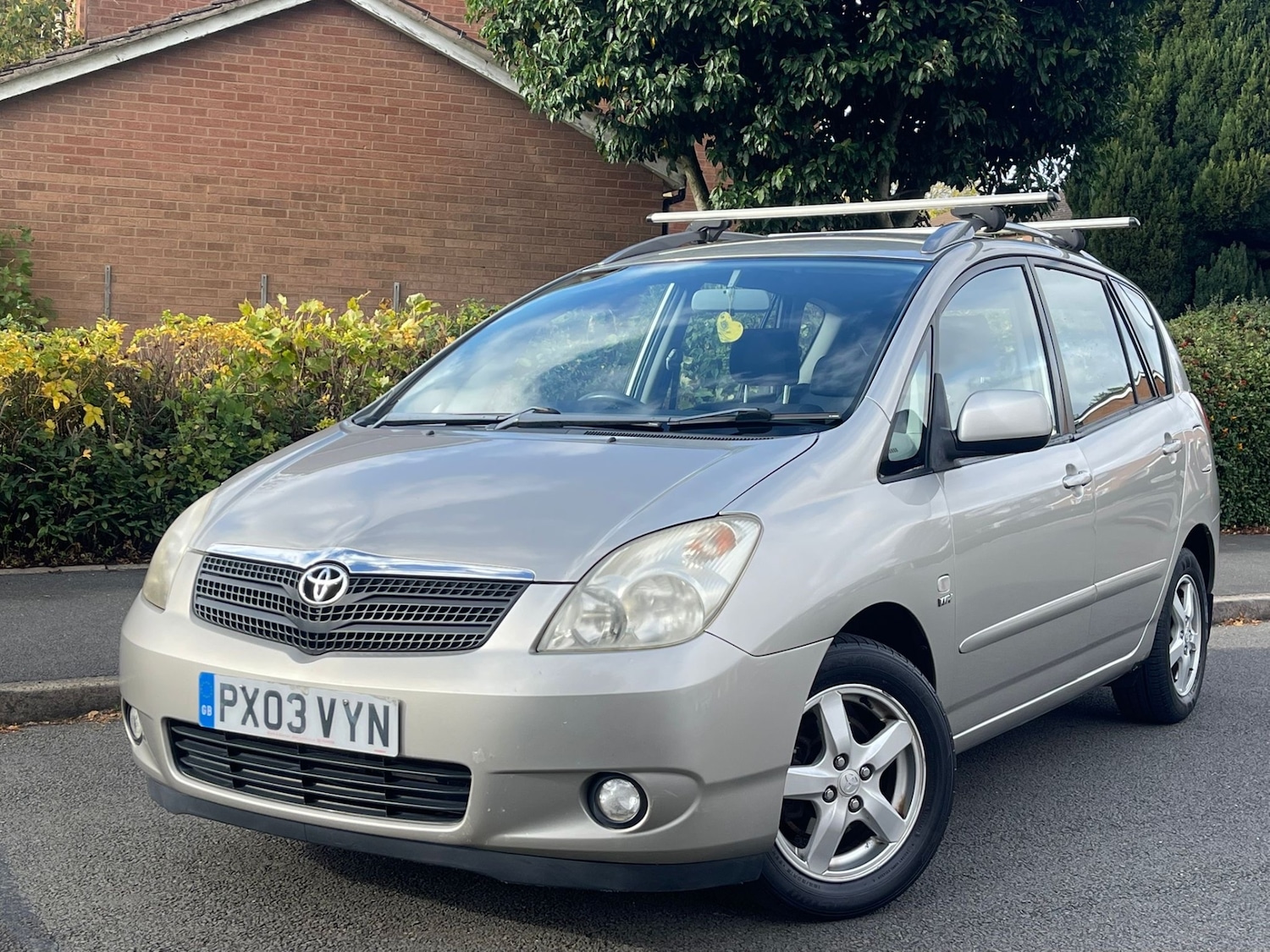 Used Toyota Corolla Verso 2003 for sale - 76397167: Photo 2