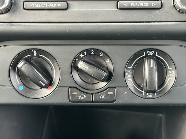 Used Volkswagen Polo 2012 for sale - 76234535: Photo 15