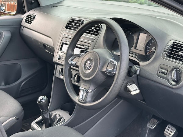 Used Volkswagen Polo 2012 for sale - 76234535: Photo 2