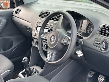 Used Volkswagen Polo 2012 for sale - 76234535: Photo 2