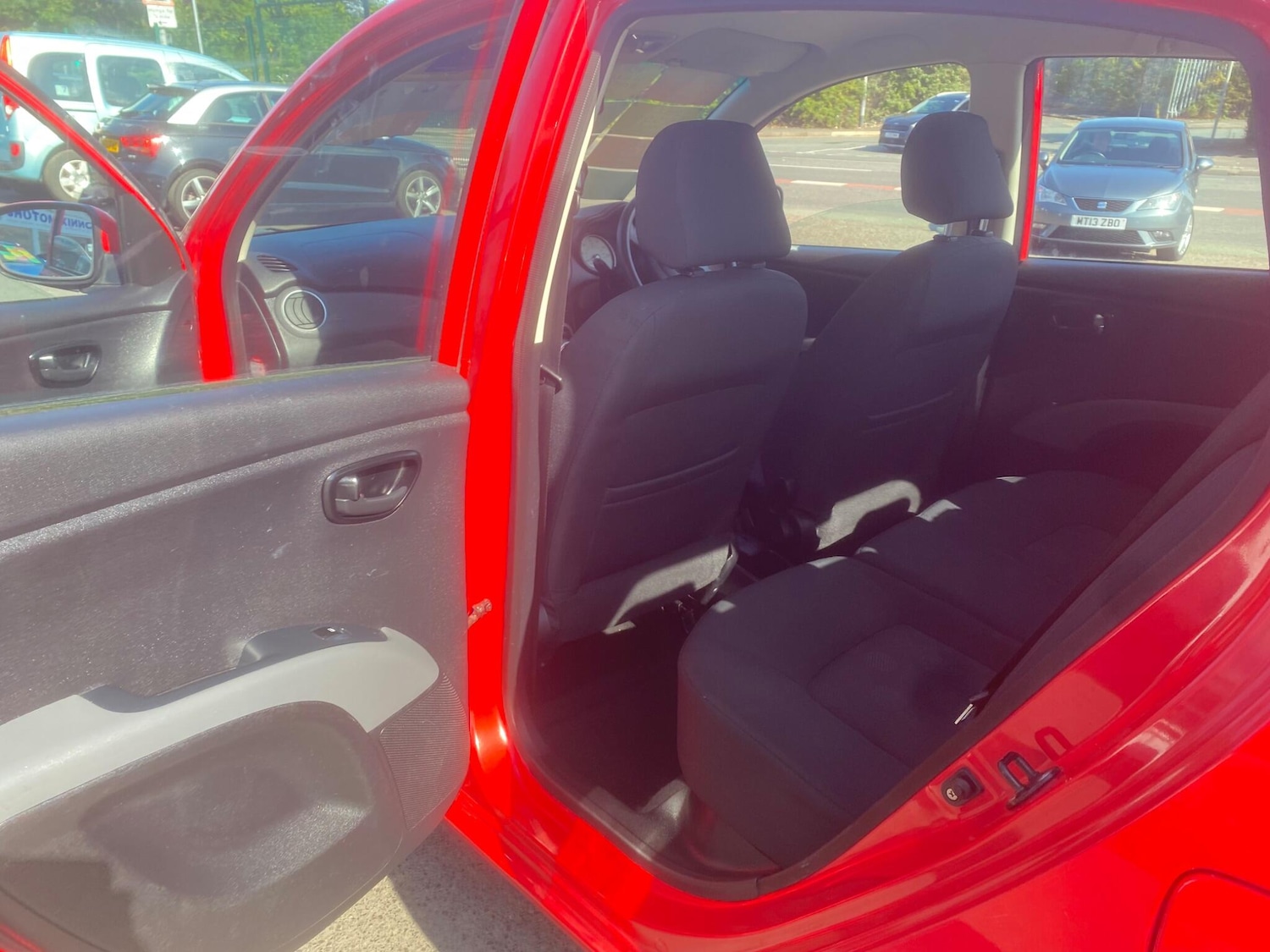 Used Hyundai i10 for sale - 76993670: Photo 33