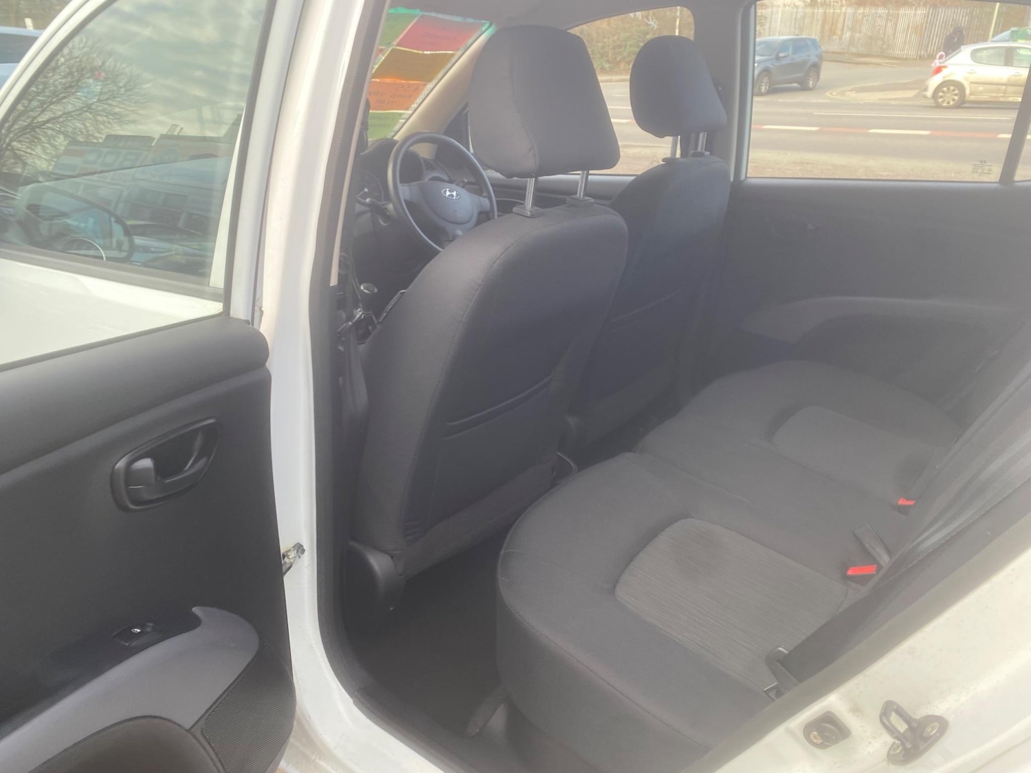 Used Hyundai i10 2012 for sale - 76550211: Photo 28