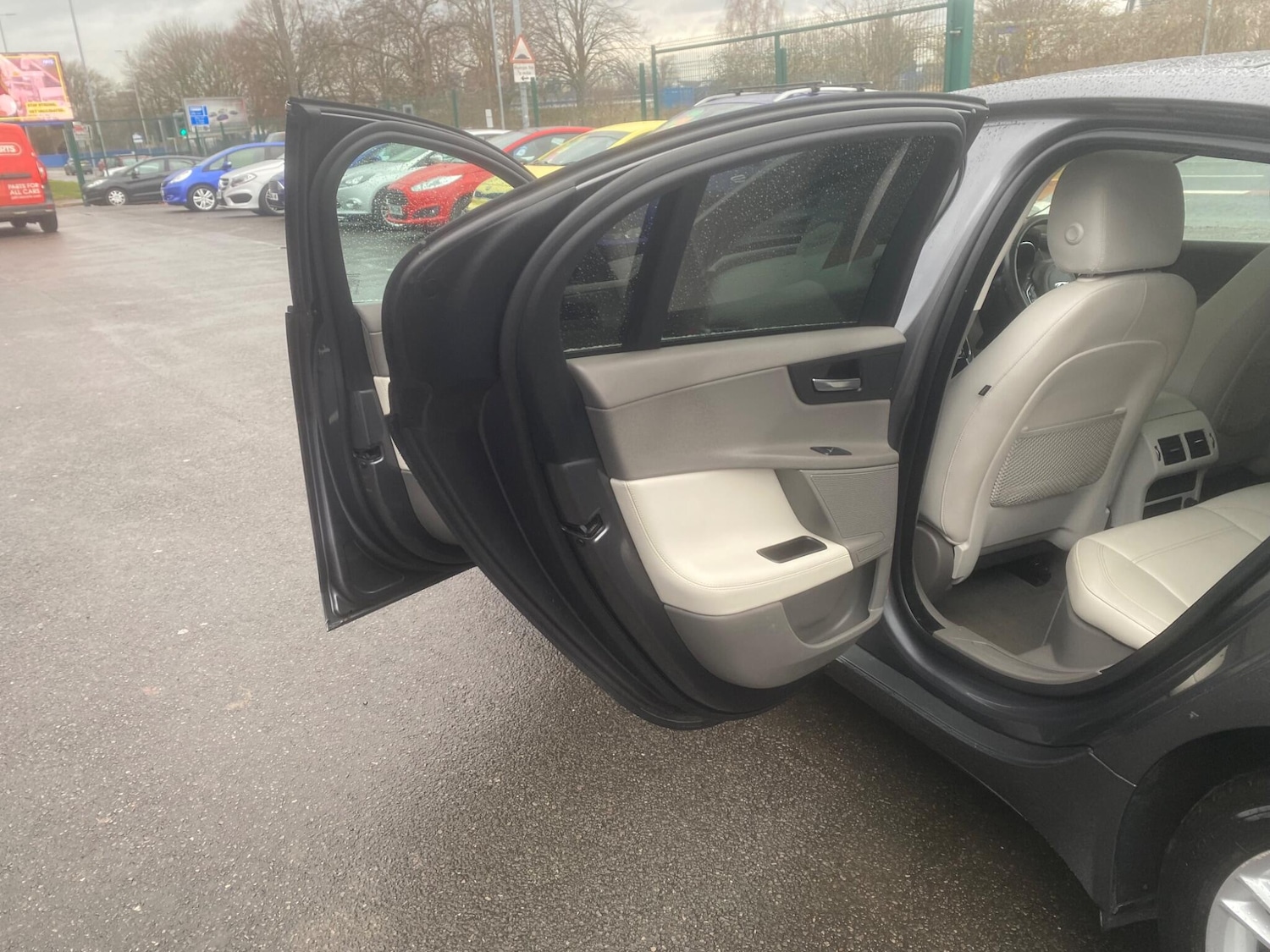 Used Jaguar XE 2016 for sale - 77291619: Photo 31