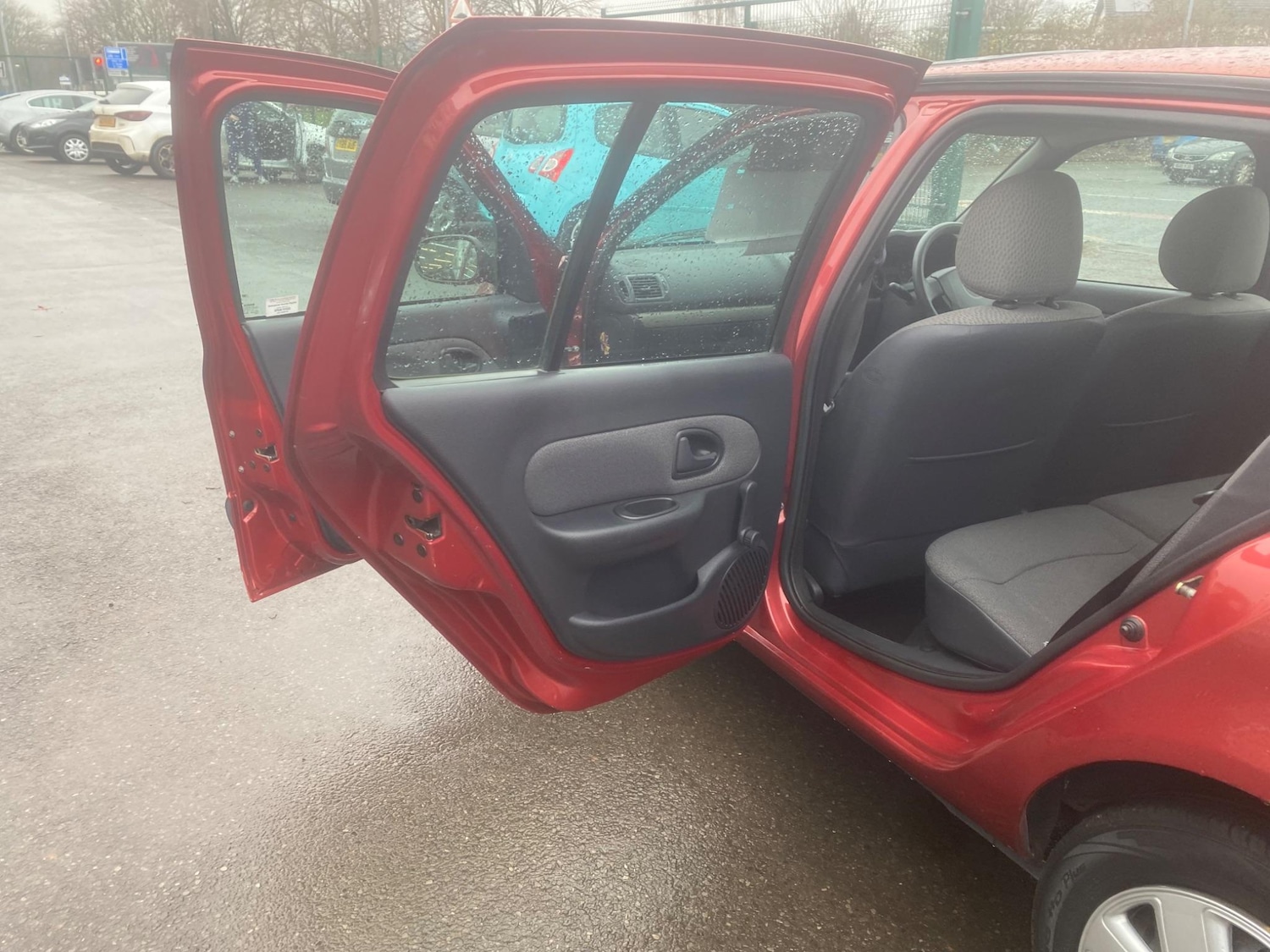 Used Renault Clio for sale - 76551102: Photo 31