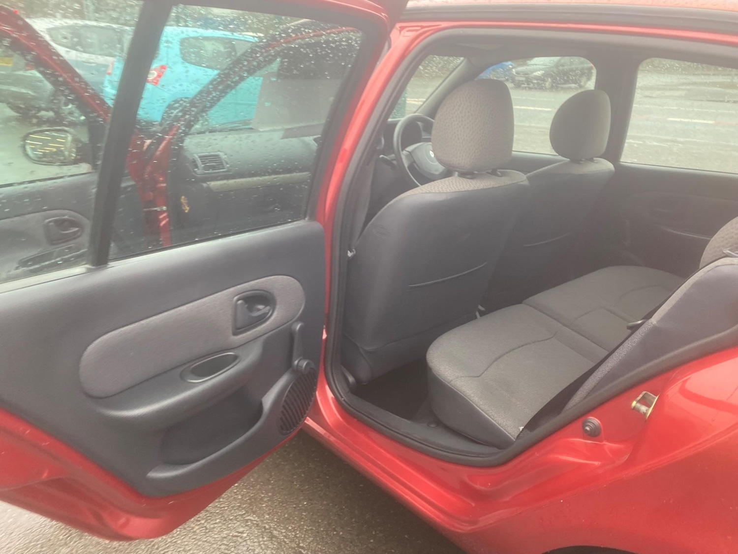 Used Renault Clio for sale - 76551102: Photo 32