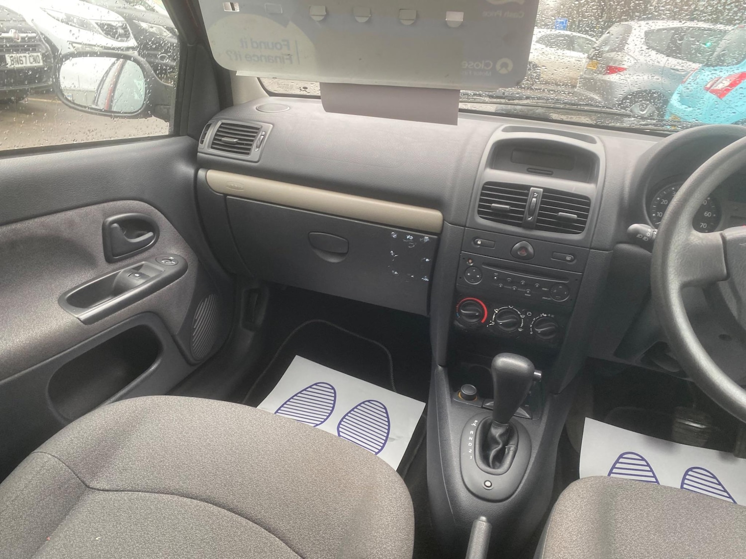 Used Renault Clio for sale - 76551102: Photo 50