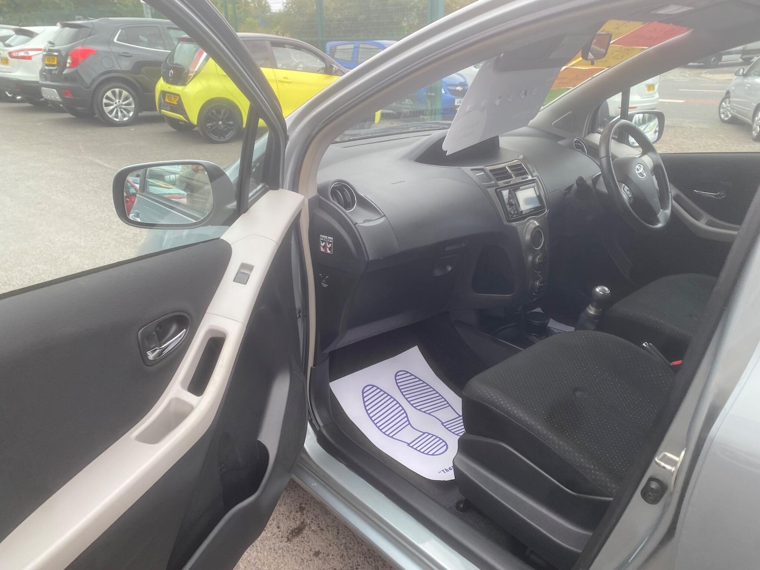 Used Toyota Yaris 2011 for sale - 76549391: Photo 23