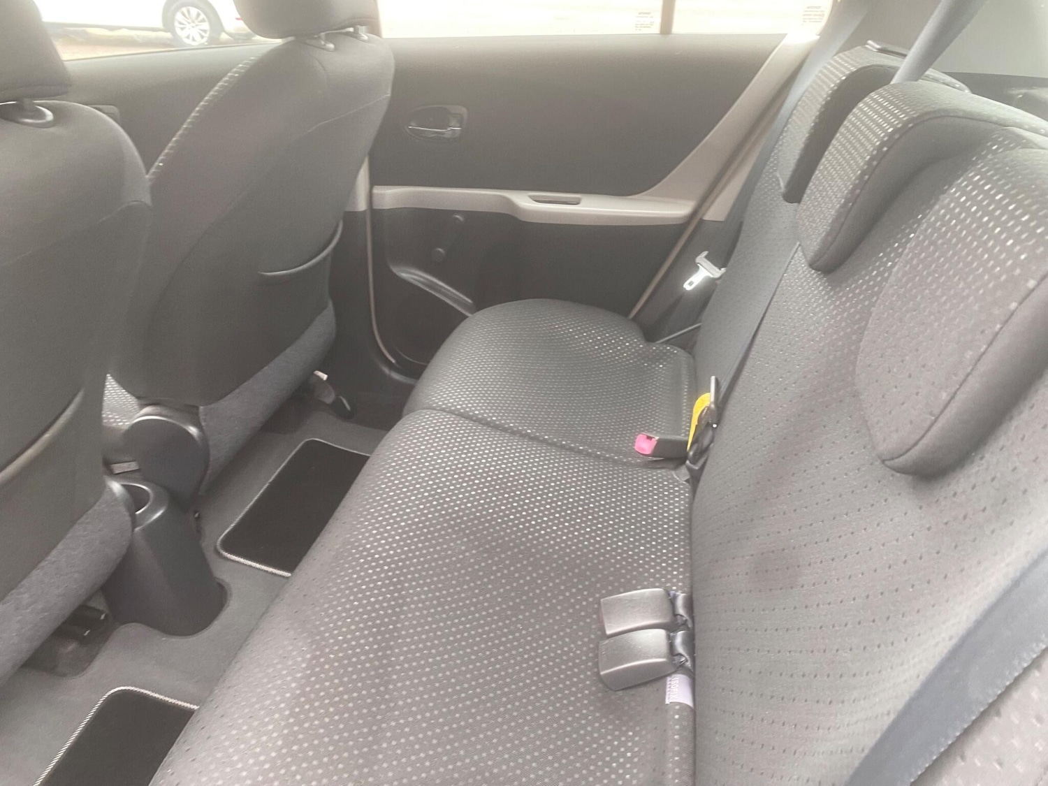 Used Toyota Yaris 2011 for sale - 76549391: Photo 31