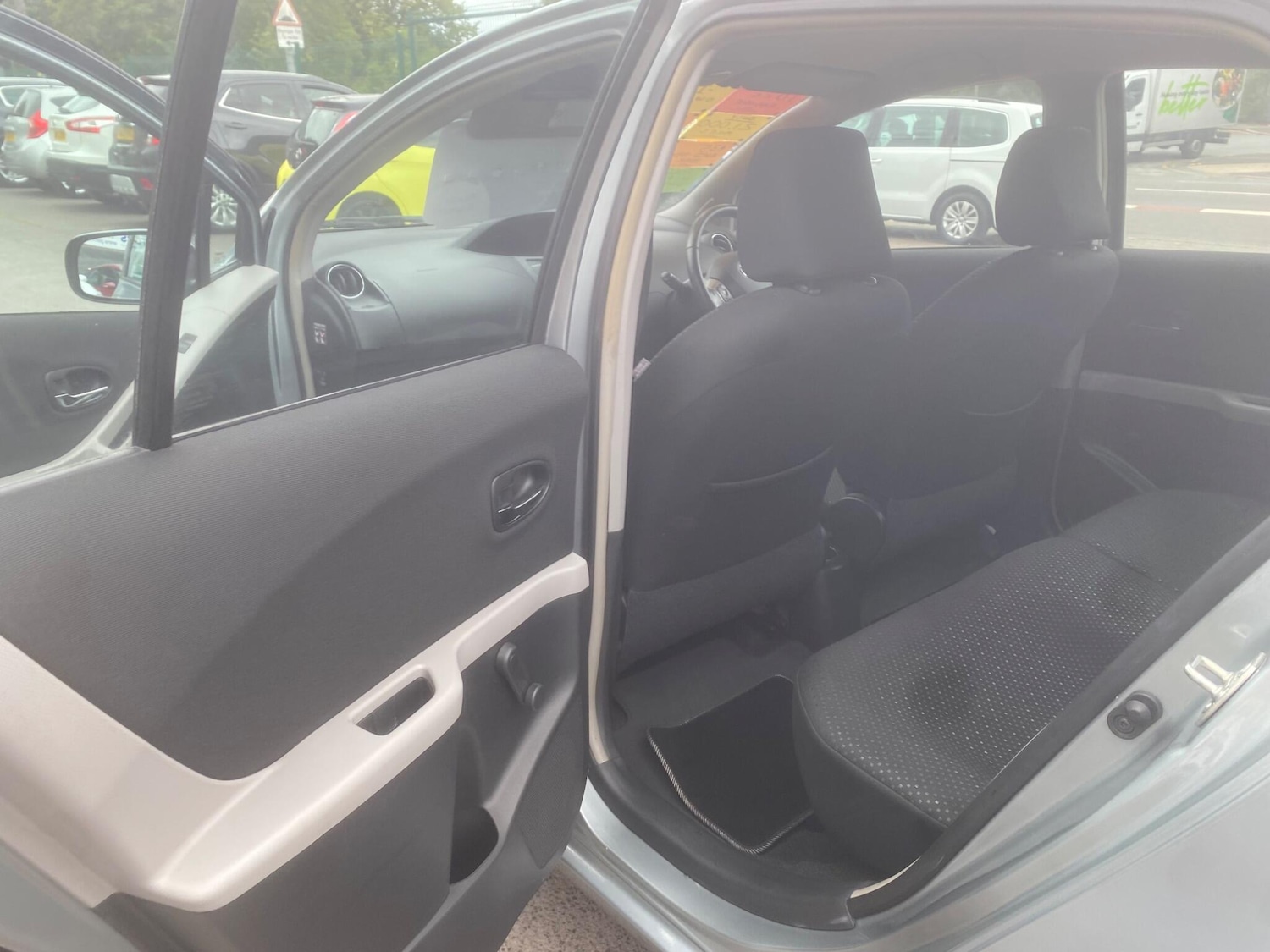 Used Toyota Yaris 2011 for sale - 76549391: Photo 34