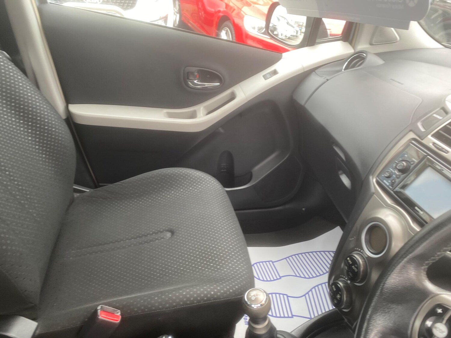 Used Toyota Yaris 2011 for sale - 76549391: Photo 60