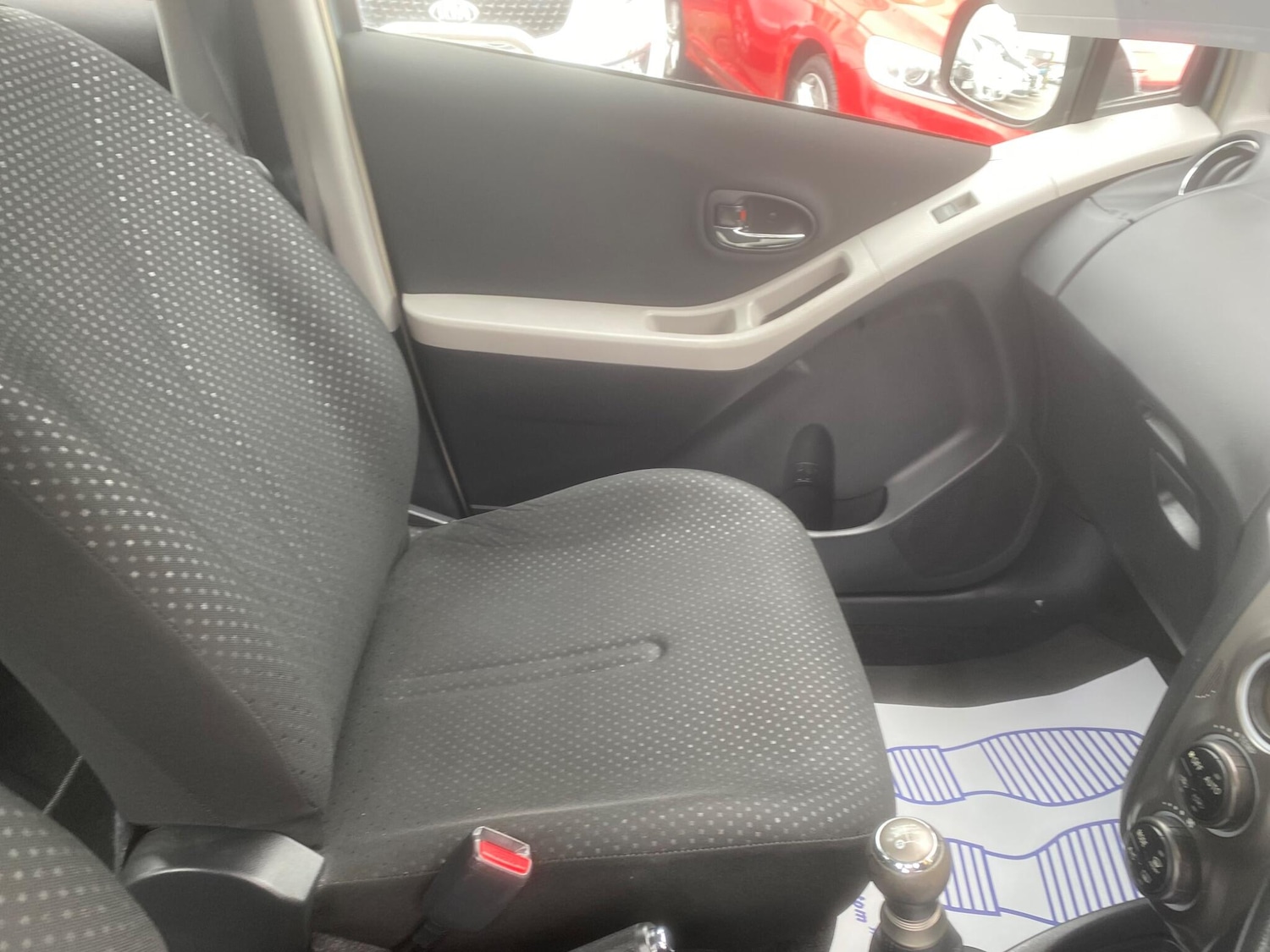 Used Toyota Yaris 2011 for sale - 76549391: Photo 61