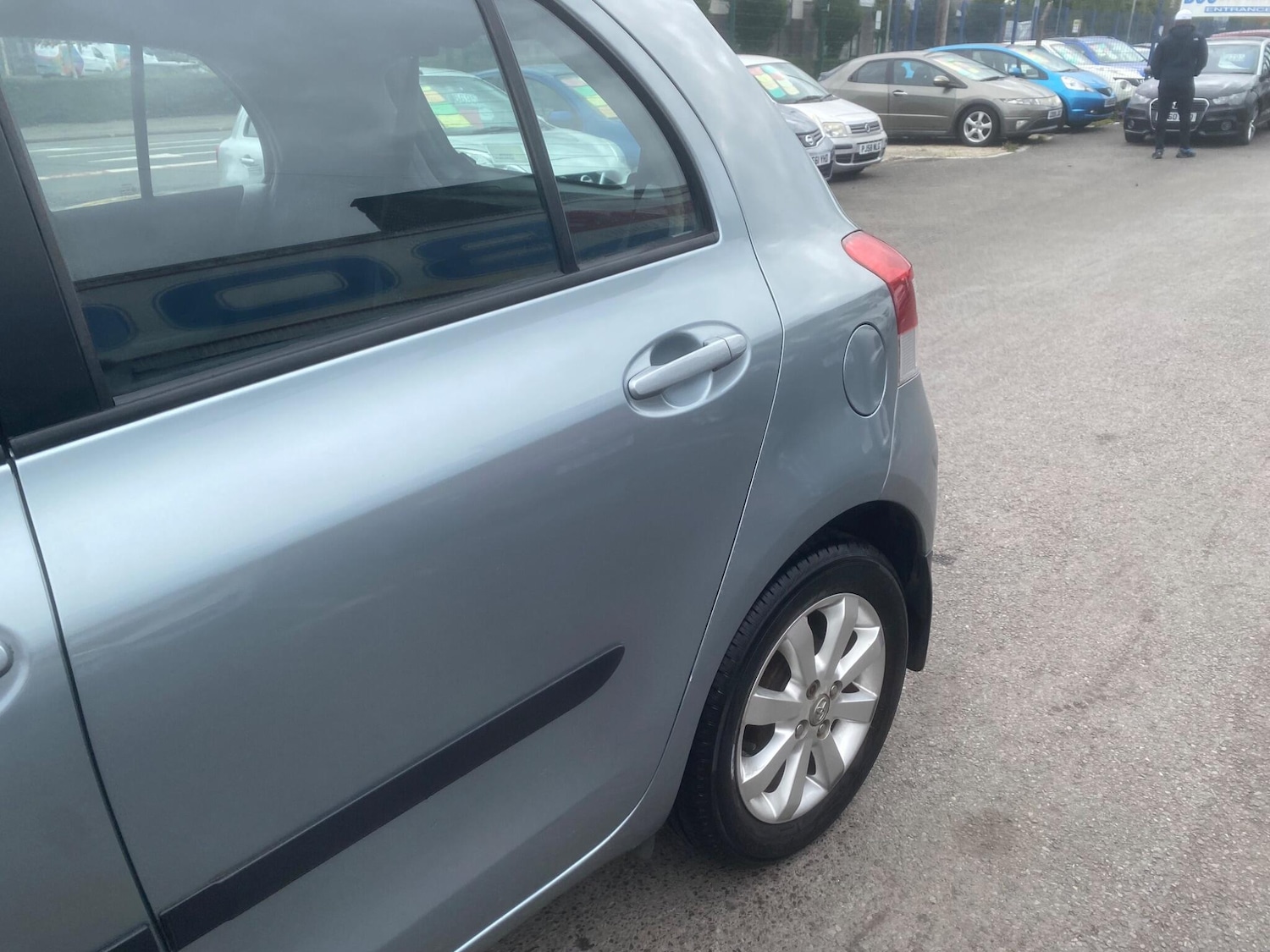 Used Toyota Yaris 2011 for sale - 76549391: Photo 78