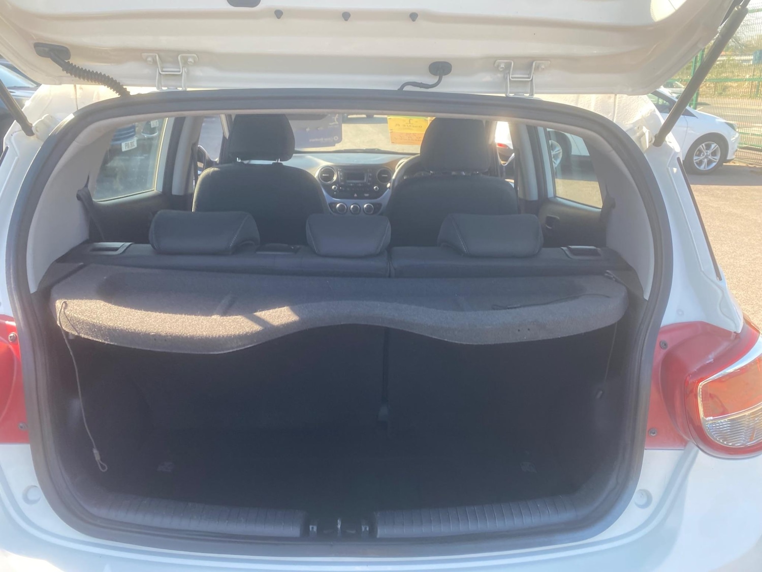 Used Hyundai i10 for sale - 76551019: Photo 41