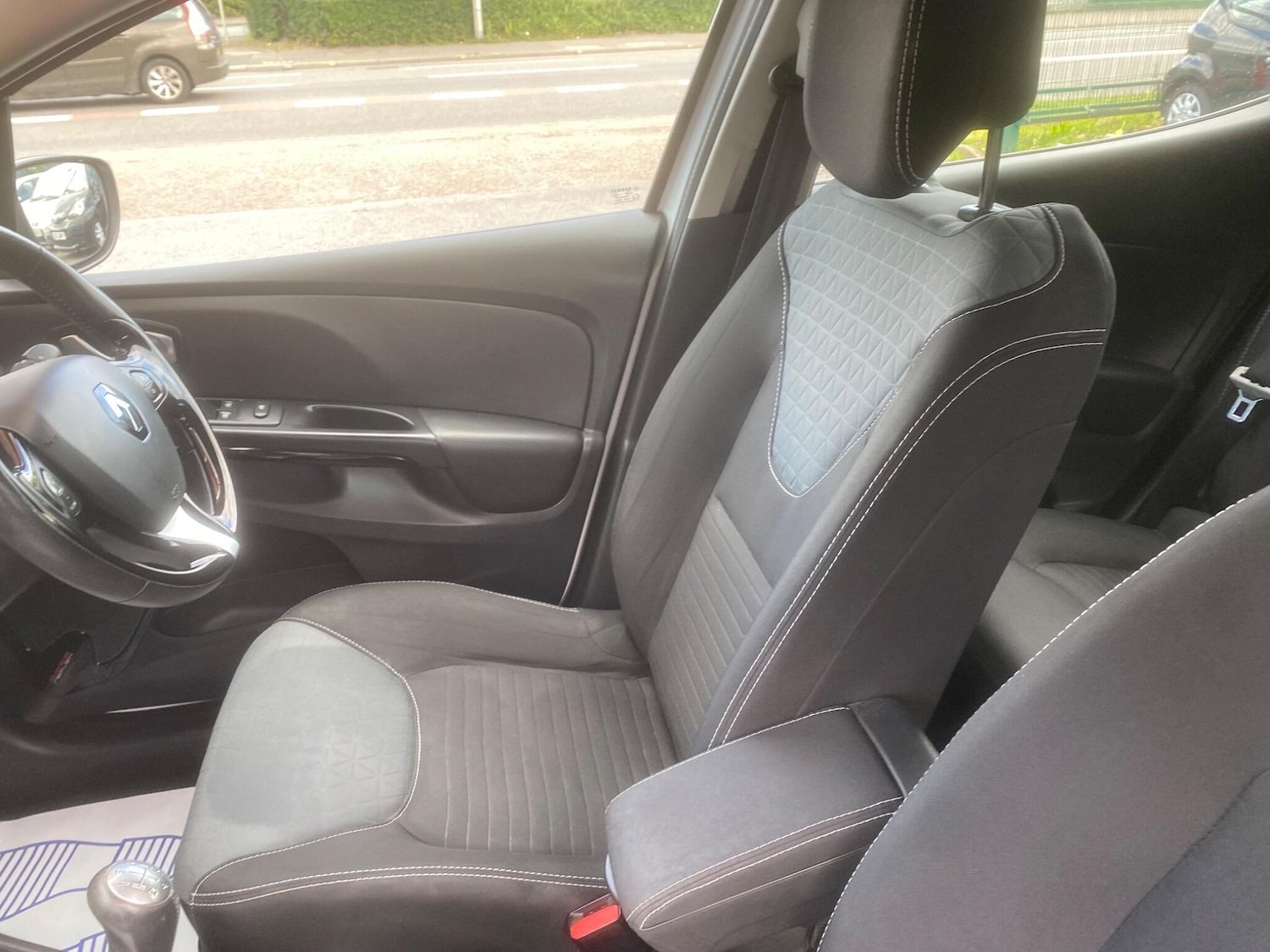 Used Renault Clio for sale - 76551139: Photo 16