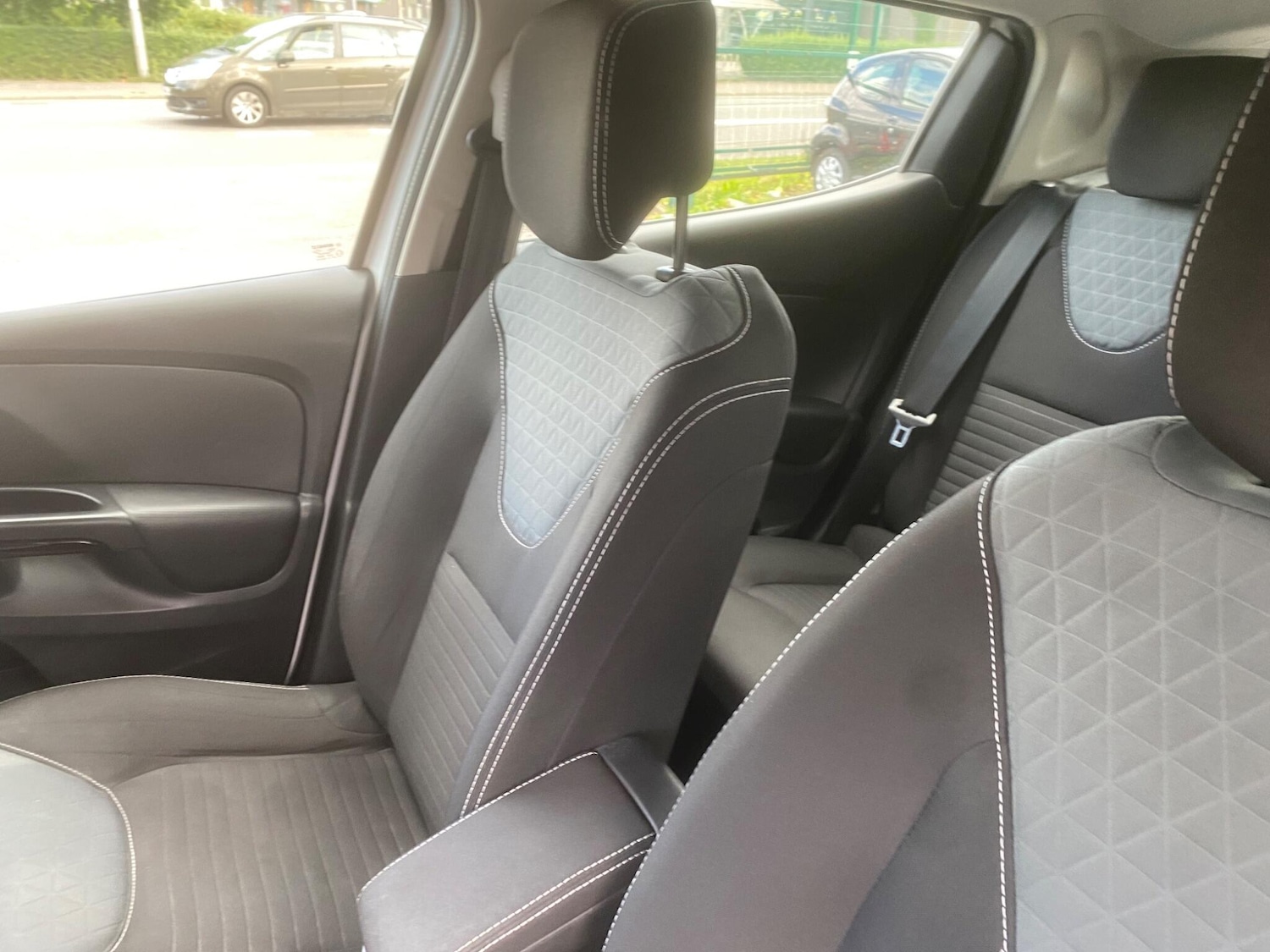 Used Renault Clio for sale - 76551139: Photo 17